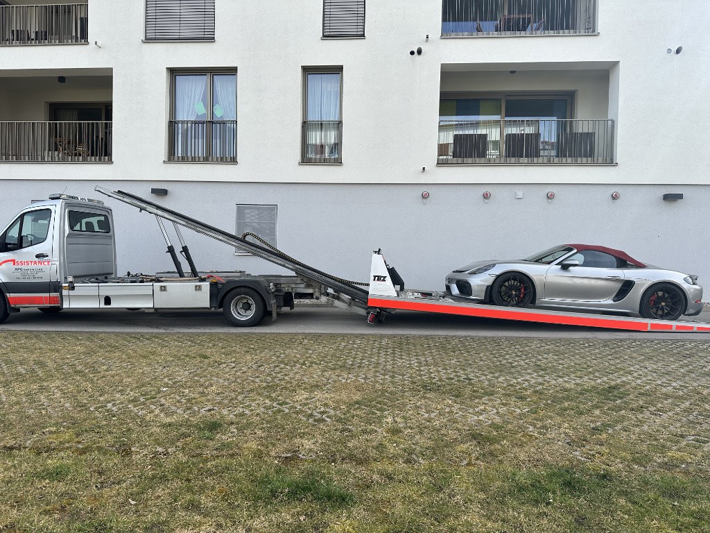 APG Kempten Abschleppen Auto Porsche silber